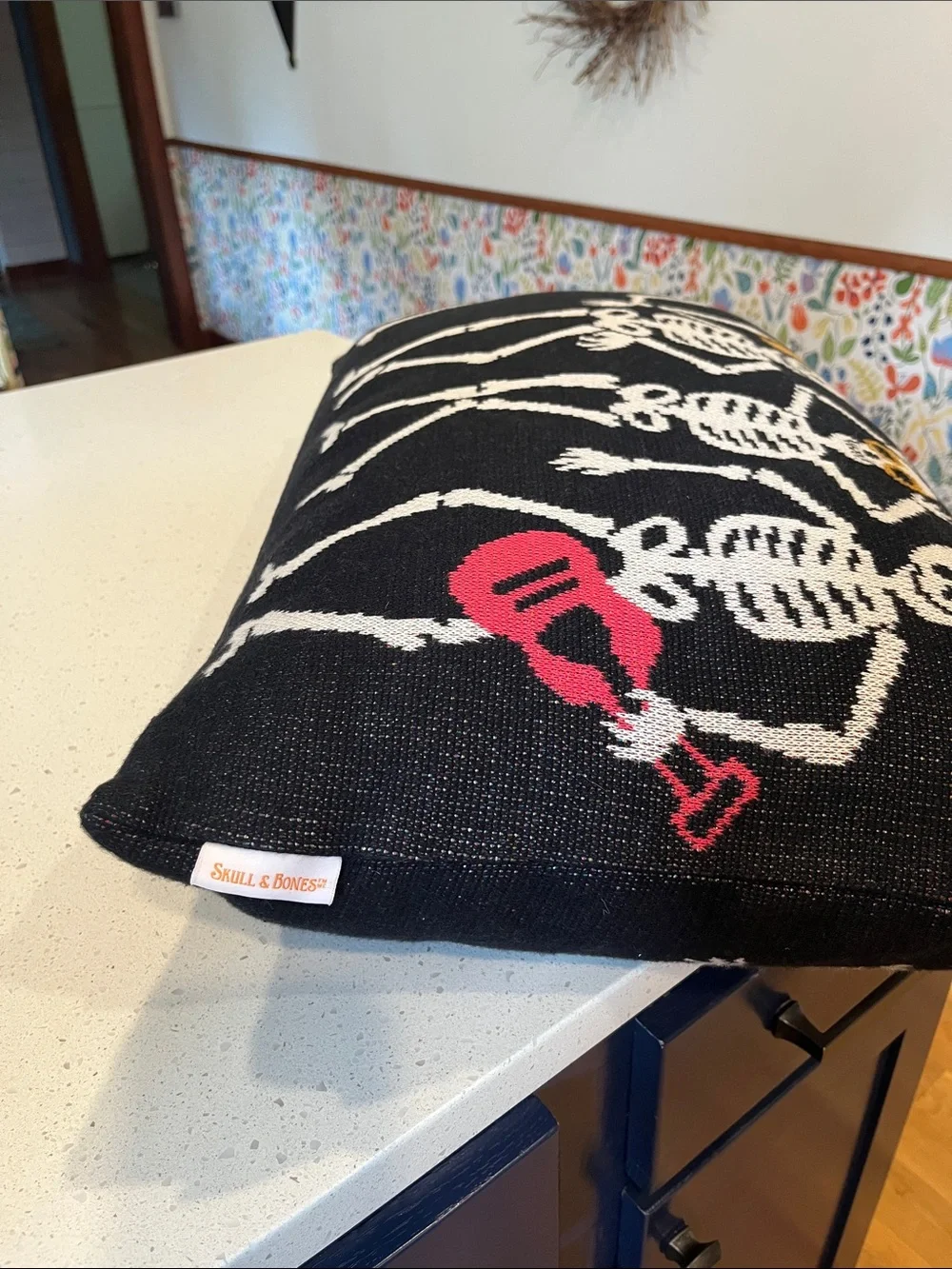 Skull & Bones playful black